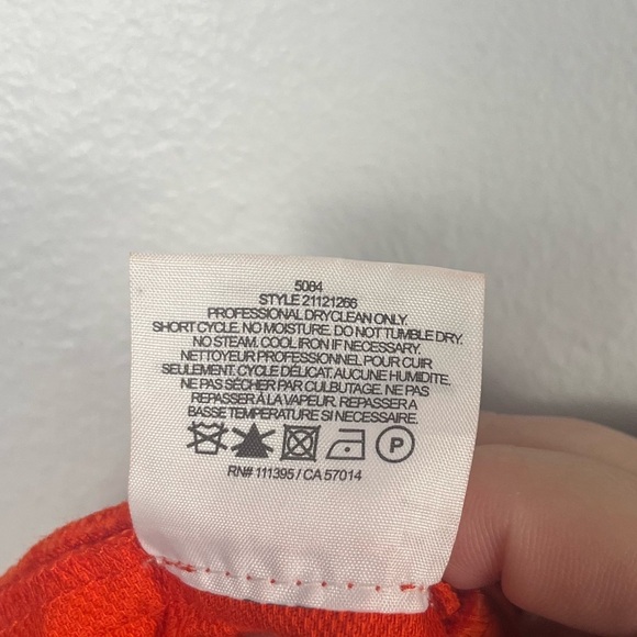 Tory Burch chino Shorts Women's Size 6 Red cotton mini - Picture 6 of 6